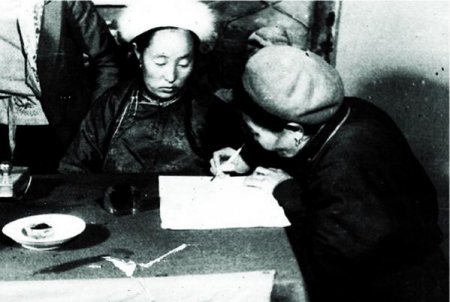1945 оны 10 дугаар сарын 20-нд монголчууд санал асуулгаар тусгаар тогтнолоо баталгаажуулснаас хойш 70 жил болж байна