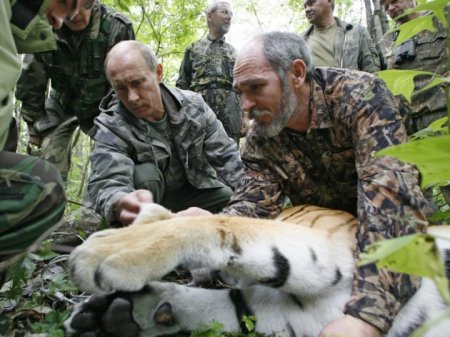 Фото: В.Путин “Мангас” биш хүн гэдгийг батлах Вовагийн амьдрал буюу 20 агшин